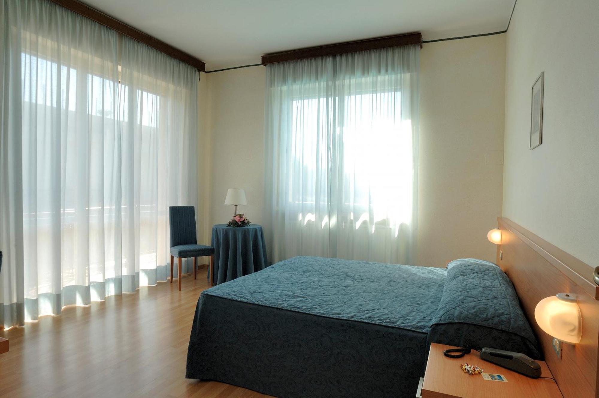 Raffy Family & Bike Hotel Diano Marina Rom bilde