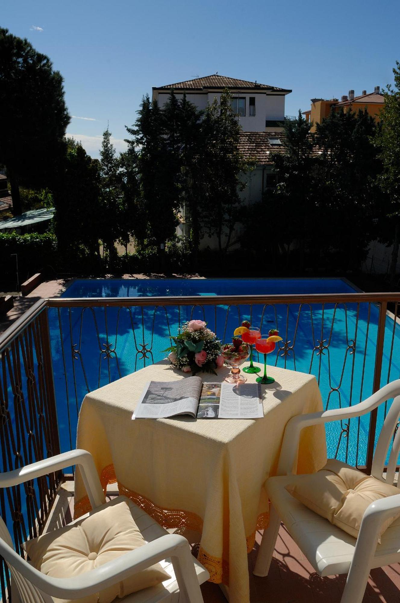 Raffy Family & Bike Hotel Diano Marina Rom bilde