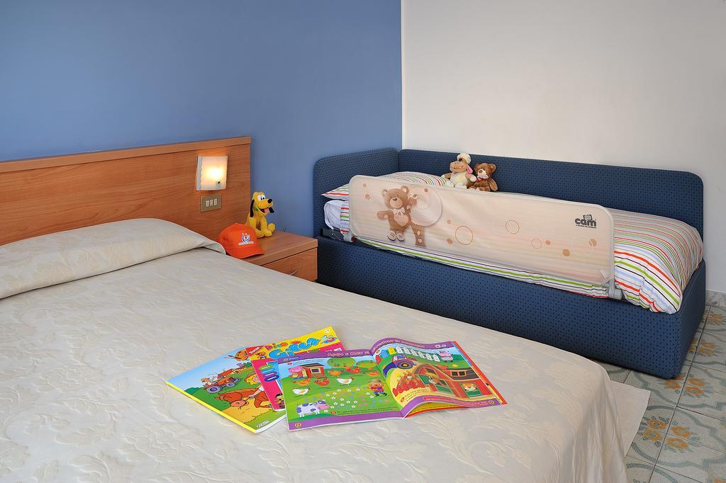 Raffy Family & Bike Hotel Diano Marina Rom bilde